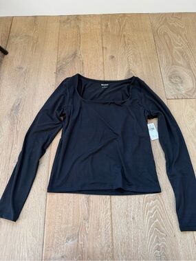 Hollister Women’s Black Long Sleeve Square Neck Top